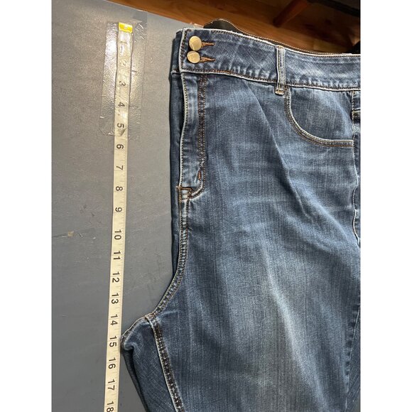 Lane Bryant Womens Bootcut Jeans Size 28 Short Cotton Blend Mid-Rise Blue Denim - Picture 3 of 13